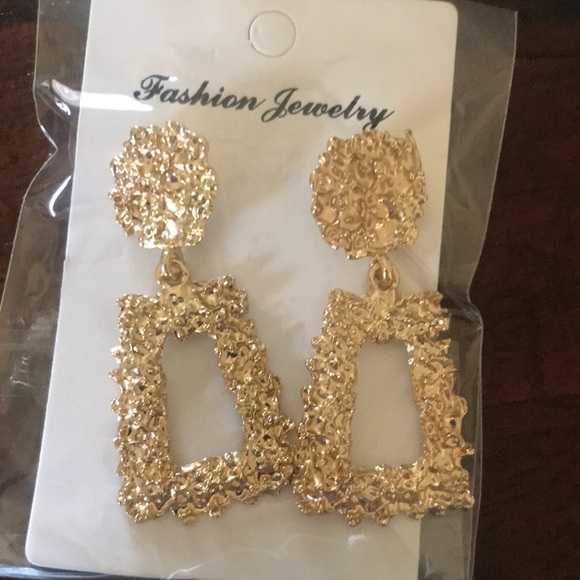 Gold Earrings- 9 pairs, ONE PRICE - Picture 9 of 13